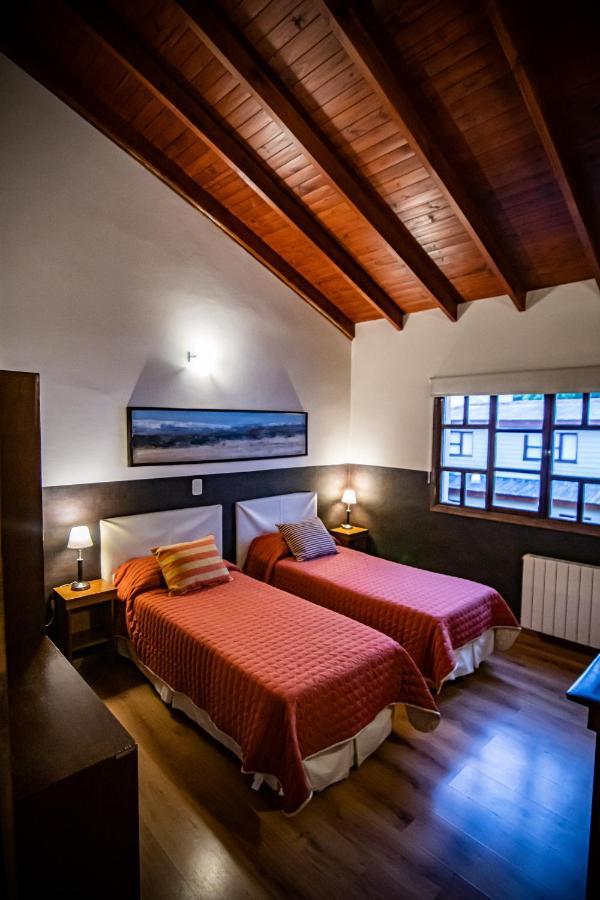Las Avutardas Hosteria El Calafate Esterno foto