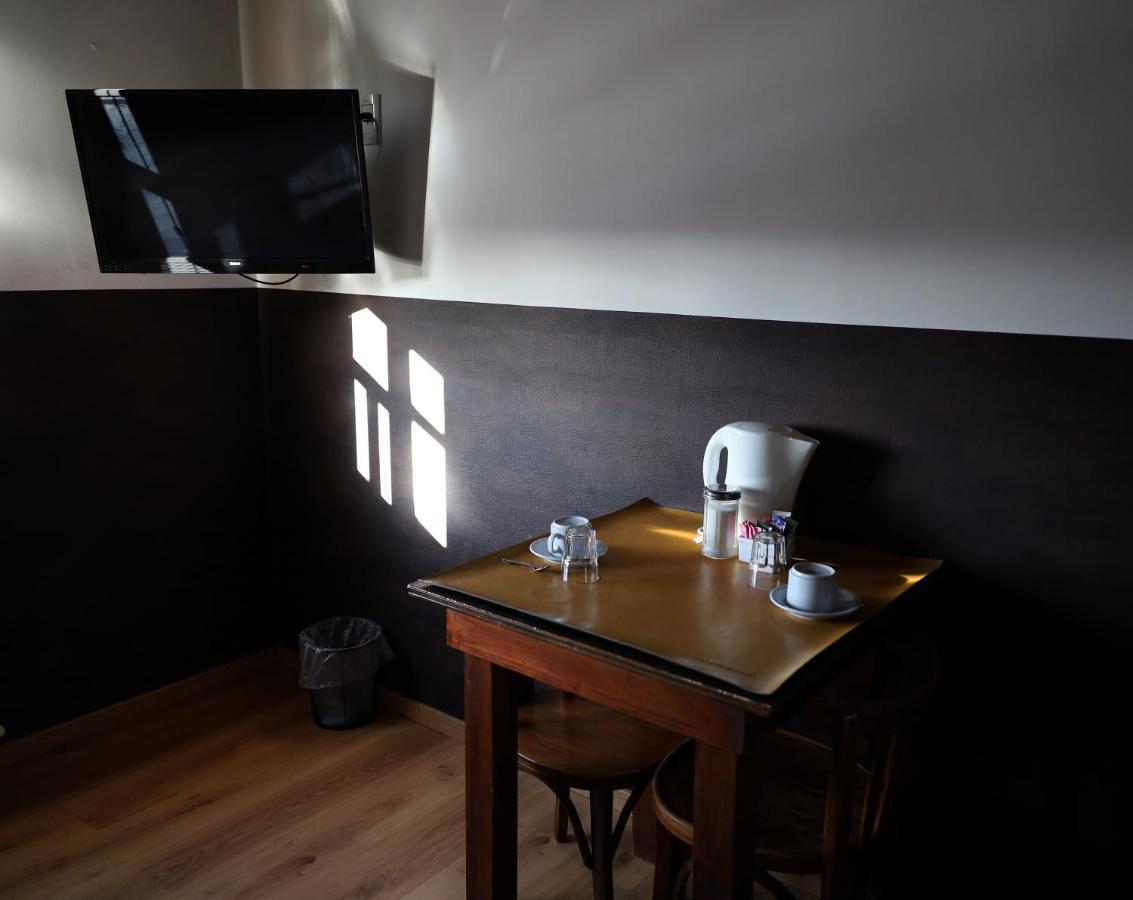 Las Avutardas Hosteria El Calafate Esterno foto