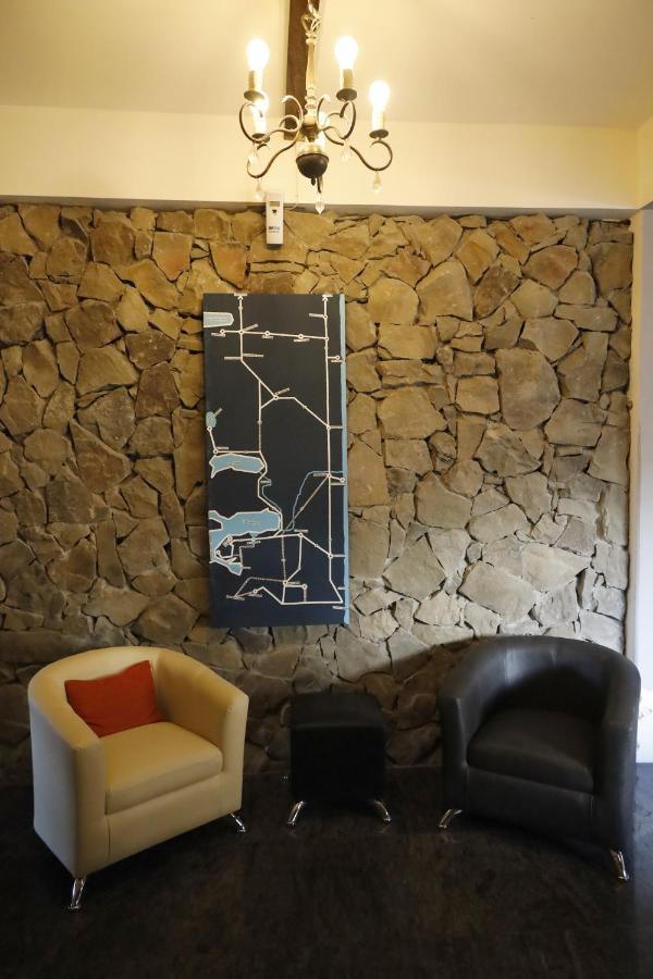 Las Avutardas Hosteria El Calafate Esterno foto