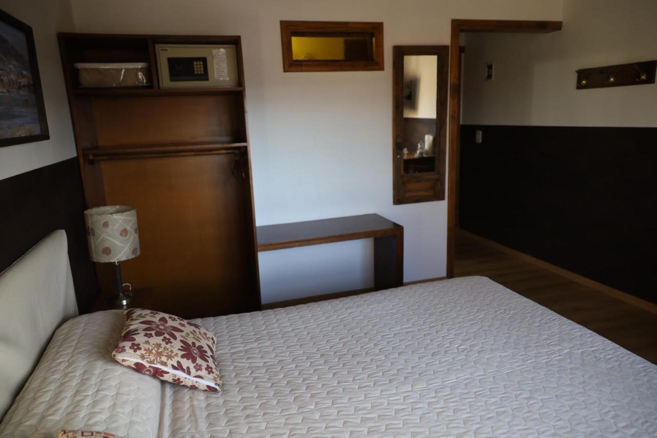 Las Avutardas Hosteria El Calafate Esterno foto