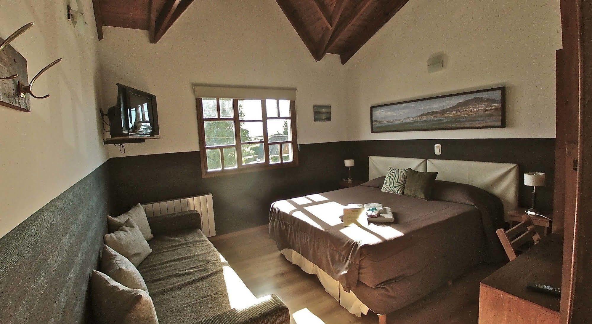 Las Avutardas Hosteria El Calafate Esterno foto